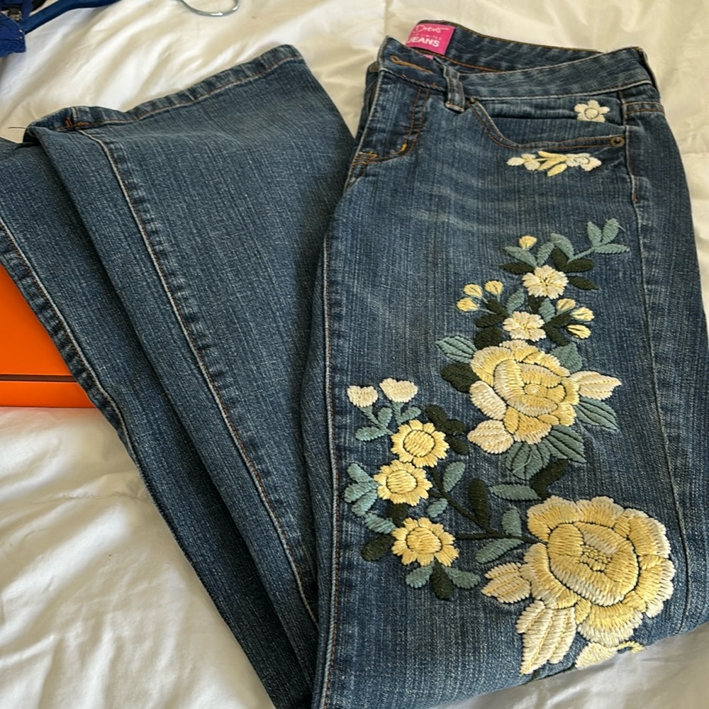 Embroidered jeans - Picture 1 of 4